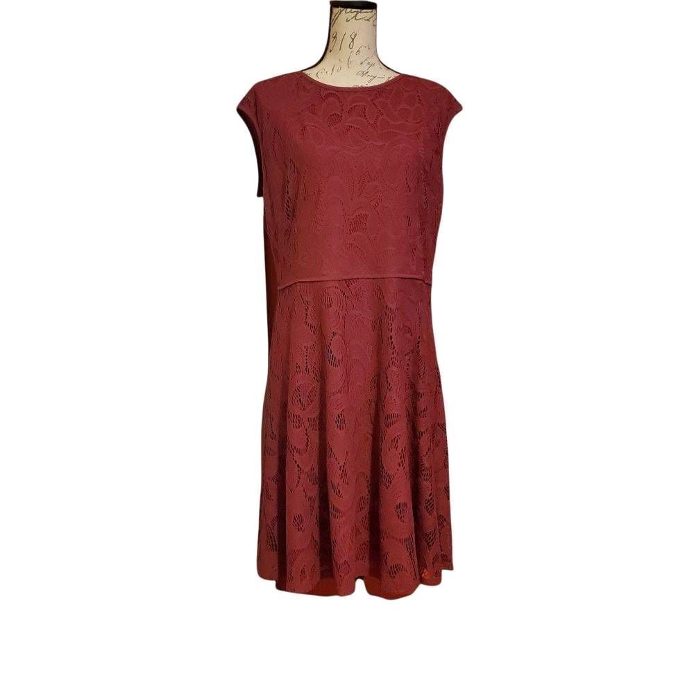 Wisp Ladies Size 14 Burgundy Crochet Overlay Sleeveless Dress